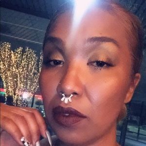 Meet your Posher, Kyona